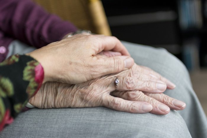 Ways For Single Parents To Confront Dementia In Loved Ones